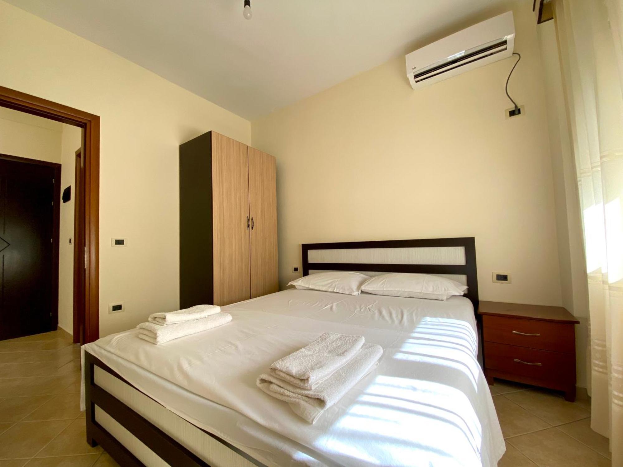 OniRana Apartments Borsh Habitación foto