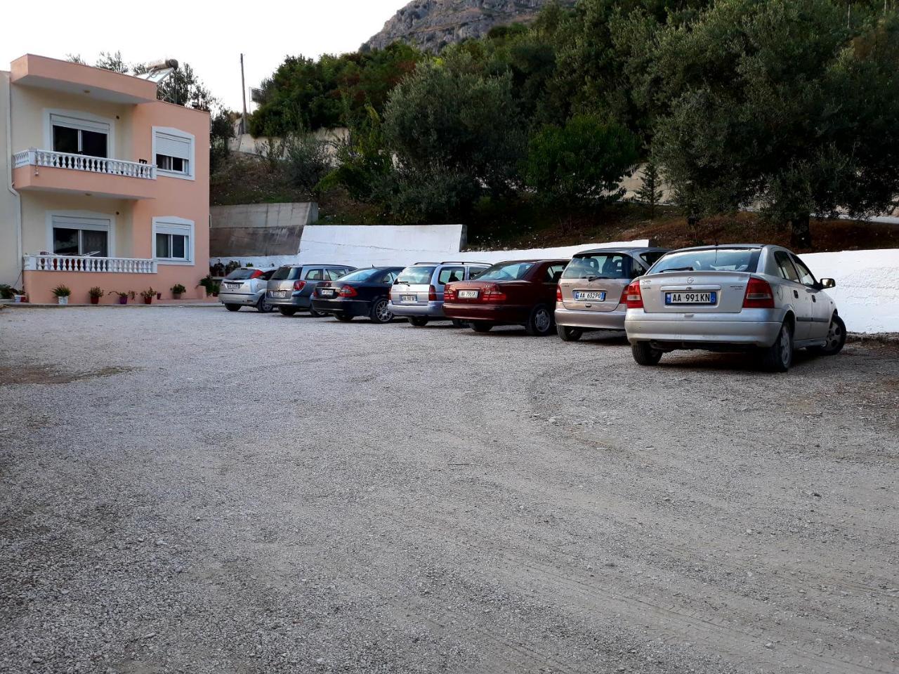 OniRana Apartments Borsh Exterior foto